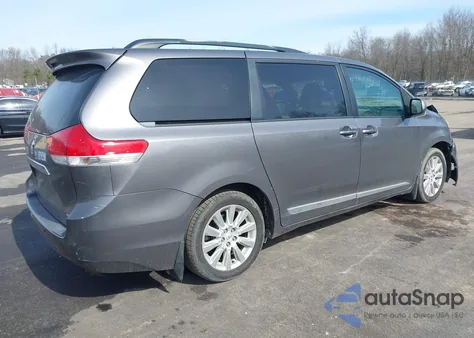 2012 Toyota Sienna Limited 7 Passenger z USA, uszkodzony, nr VIN 5TDDK3DCXCS033655
